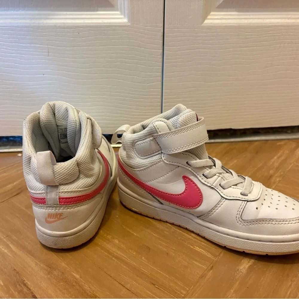 Nike Court Borough Mid 2 Sneakers in White and Pink Kids - Picture 2 of 6